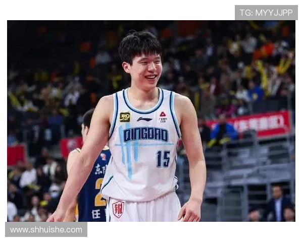 杨瀚森签约开拓者怀抱学习心态全力以赴力争进步 杨瀚森签约开拓者怀抱学习心态全力以赴力争进步