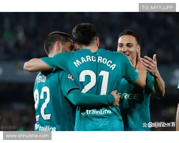 西班牙人客场力拼欧冠资格阿拉维斯誓要捍卫主场荣耀争锋加泰雄狮