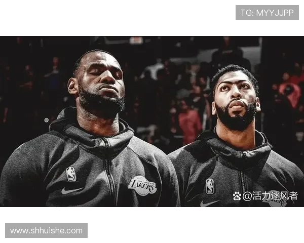 湖人迎战开拓者精彩集锦 詹姆斯与戴维斯引领大胜